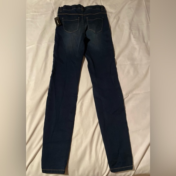 TROVARE DARK WASH JEANS - Picture 6 of 9